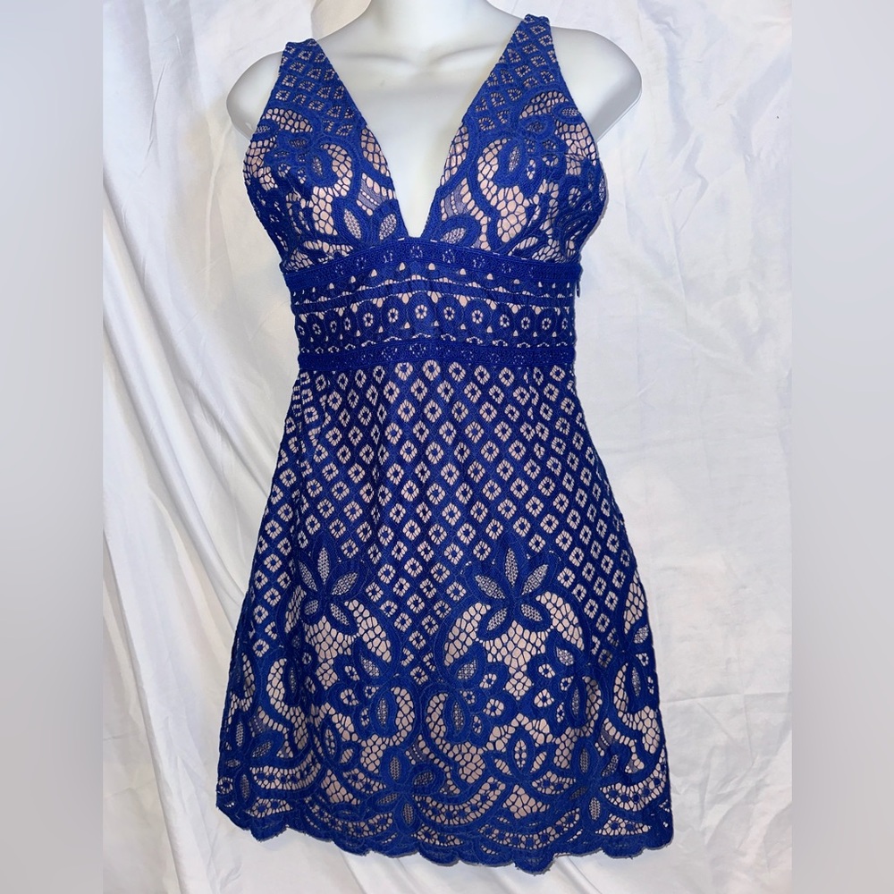 NWOT STYLESTALKER cobalt blue nude dress M v neck